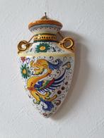 Wandkruikje – Deruta majolica met  Raphaeleske wezentje, Ophalen