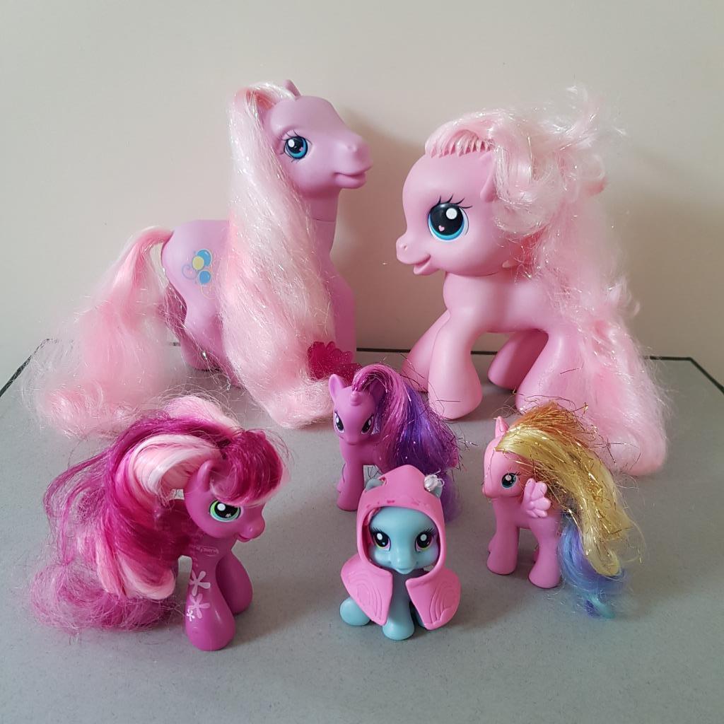 Wieg Volwassenheid foto ② My little pony Hasbro, 2 grote pony's en 4 kleine — Speelgoed | My Little  Pony — 2dehands