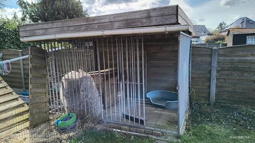 Groot hondenhok met binnenhok en mand., Dieren en Toebehoren, Hondenhokken, Gebruikt, Hondenhok, 100 cm of meer, 110 cm of meer