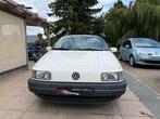 Volkswagen Passat benzine van 1993, Auto's, 4 deurs, Wit, Bedrijf, Grijs