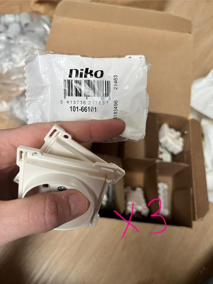 Elektriciteit diversen, Doe-het-zelf en Bouw, Elektriciteit en Kabels, Zo goed als nieuw, Schakelaar, Ophalen of Verzenden