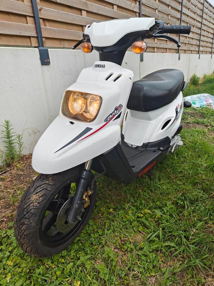 Yamaha/MBK booster original 2011, Fietsen en Brommers, Snorfietsen en Snorscooters, Zo goed als nieuw, Yamaha, Elektrisch, Ophalen
