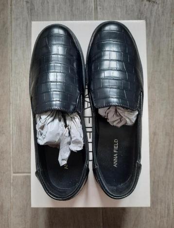 Chaussures noires beschikbaar voor biedingen
