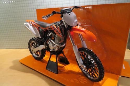 KTM 450 SX-F 1:6 49453 35 x 23 cm, Hobby en Vrije tijd, Modelauto's | 1:5 tot 1:12, Nieuw, Motor, 1:5 t/m 1:8, Ophalen of Verzenden