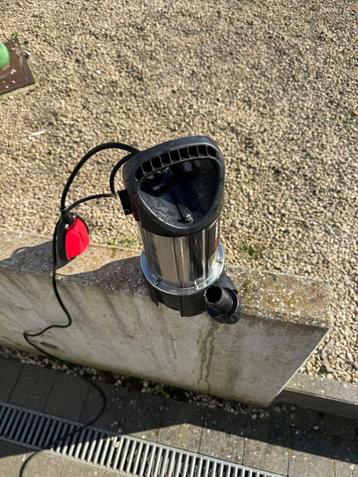 En pomp beschikbaar voor biedingen