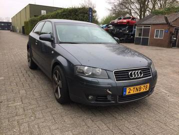 RETROVISEUR LATERAL DROIT Audi A3 (8P1) (01-2003/08-2012), Utilisé, Audi