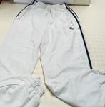 Adidas witte trainingsbroek Small met zakken met rits, Kleding | Heren, Sportkleding, Gedragen, Ophalen of Verzenden