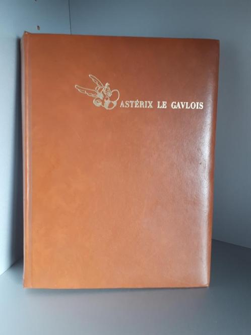 "Asterix de Galliër" album met 3 avonturen, Boeken, Stripverhalen, Zo goed als nieuw, Meerdere stripboeken, Ophalen