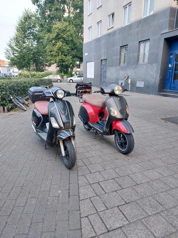 2x brommers te koop beschikbaar voor biedingen