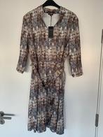 Caroline Biss Jurk - Nieuw maat 42 met label en prijskaartje, Beige, Maat 42/44 (L), Nieuw, Ophalen of Verzenden