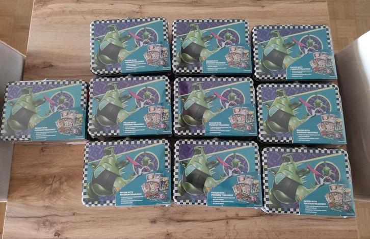 3x beschikbaar Pokemon collector chest 2024, Hobby & Loisirs créatifs, Jeux de cartes à collectionner | Pokémon, Booster, Foil