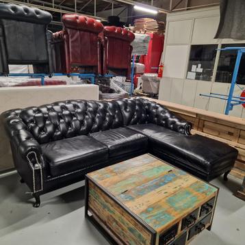 Acme Classic Chesterfield Bank – Zwart, Leer beschikbaar voor biedingen