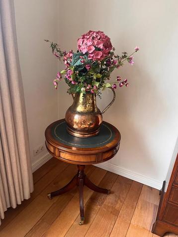 Massief houten bijzettafel klassiek beschikbaar voor biedingen
