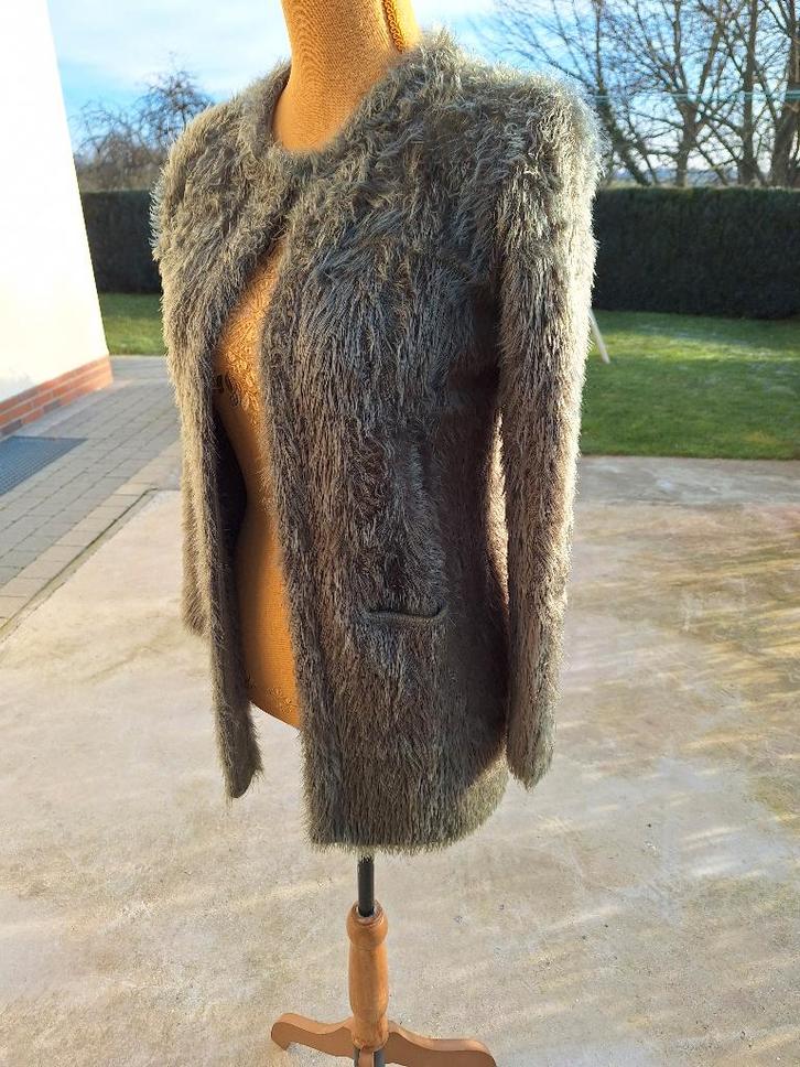 Cardigan Lola Liza ton vert gris taille 38 en fourrure, Vêtements | Femmes, Pulls & Gilets, Comme neuf, Taille 38/40 (M), Vert