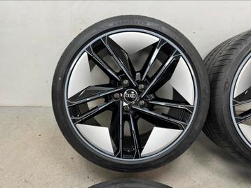 NIEUWSTAAT! Org. 21 inch velgen Audi RS Etron GT!