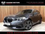 BMW 1 Serie 118 iA Alu17"/Keyless/VerwZet/Gps/Cam/Bt *1j gar, Automaat, Gebruikt, Zwart, https://public.car-pass.be/vhr/71e33c62-4c36-418d-9e51-ac19bf32302c