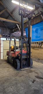 Élévateur  Nissan  25, Articles professionnels, Machines & Construction | Chariots élévateurs & Transport interne, Enlèvement