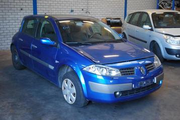 Megane 2005 voorkop  xenon !!  kopdelen met koelers ed  beschikbaar voor biedingen