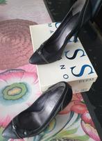 Chaussures Guess escarpins pointure 37, Ophalen of Verzenden, Guess, Zo goed als nieuw, Pumps