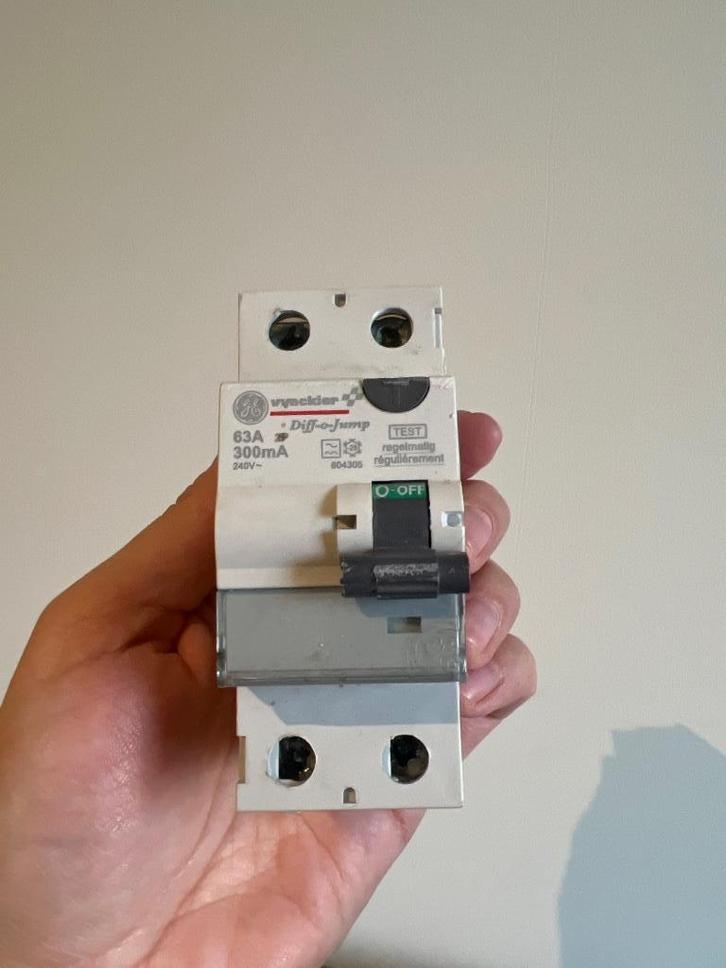 Differentieelschakelaar vynckier GE 63A / 300mA, Doe-het-zelf en Bouw, Elektriciteit en Kabels, Gebruikt, Schakelaar, Ophalen