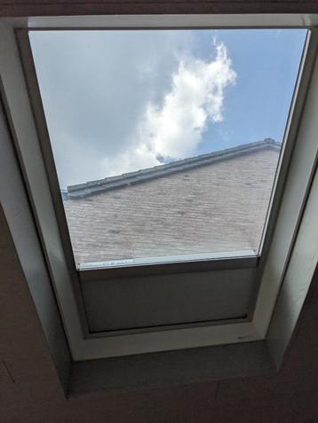 Velux avec store électrique 146cm x 96cm ( à démonter ), Double vitrage, Lucarne, Enlèvement, Utilisé