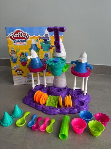 Play-Doh ijsjeskasteel (nieuwstaat) - met doos beschikbaar voor biedingen