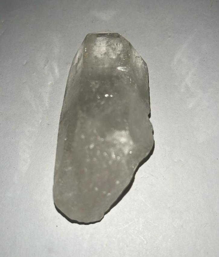 Bergkristal punt - 74gram - 73mm x 31mm x 26mm, Handtassen en Accessoires, Edelstenen, Nieuw, Ophalen of Verzenden