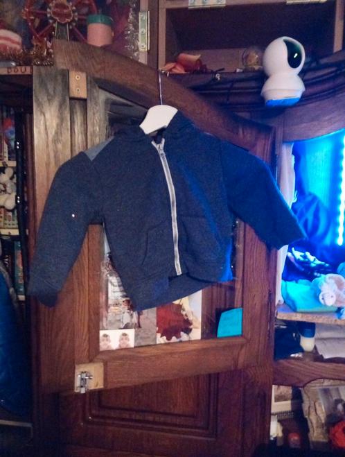 Gilets bébé 6/9 moi vous l'acheter sur vinted voir la descri, Kinderen en Baby's, Babykleding | Overige, Gebruikt, Ophalen of Verzenden