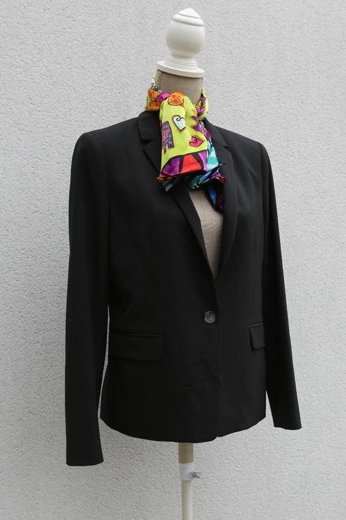 Mooie zwarte Caroll blazer T40-42, Kleding | Dames, Jasjes, Kostuums en Pakken, Zo goed als nieuw, Maat 38/40 (M), Zwart, Ophalen of Verzenden