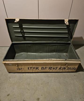 Vintage metalen koffer/kist - legerkoffer beschikbaar voor biedingen