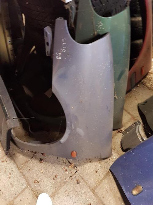 RENAULT CLIO VOORSCHERM LINKS BJ 98 TOT 2000, Auto-onderdelen, Carrosserie, Spatbord, Gebruikt, Ophalen of Verzenden
