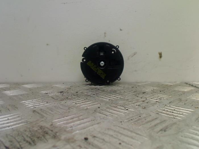 Spiegel motor rechts van een Volkswagen Touran, Auto-onderdelen, Spiegels, Volkswagen, Gebruikt, 3 maanden garantie, Ophalen of Verzenden