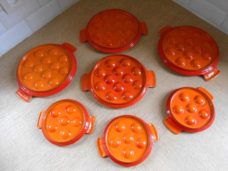 Schotels/borden slakken/champignons (gietijzeren braadpan) P, Huis en Inrichting, Keuken | Potten en Pannen, Gietijzer, Ophalen of Verzenden