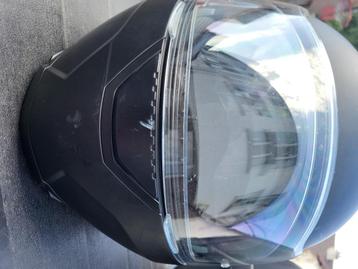 Moter helm beschikbaar voor biedingen