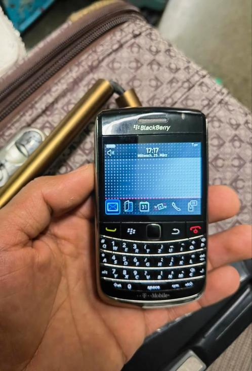 Goedwerkende blackberry bold 9700 leuk voor iemand die nog e, Telecommunicatie, Mobiele telefoons | Hoesjes en Screenprotectors | Blackberry