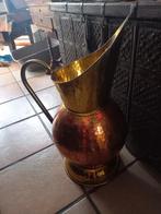 Grande cruche antique, Ophalen, Koper