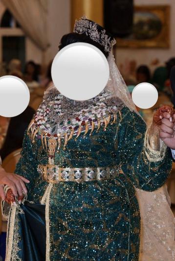 Marokkaanse takshita beschikbaar voor biedingen