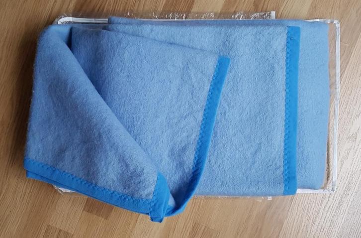 Grande couverture en laine / Large wool blanket, Huis en Inrichting, Slaapkamer | Beddengoed, Gebruikt, Blauw, Ophalen of Verzenden
