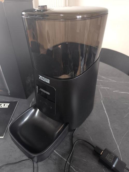 Automatische voederbak katten nieuwstaat, Dieren en Toebehoren, Kattenvoerbakken en Drinkbakken, Nieuw, Automatisch, Ophalen