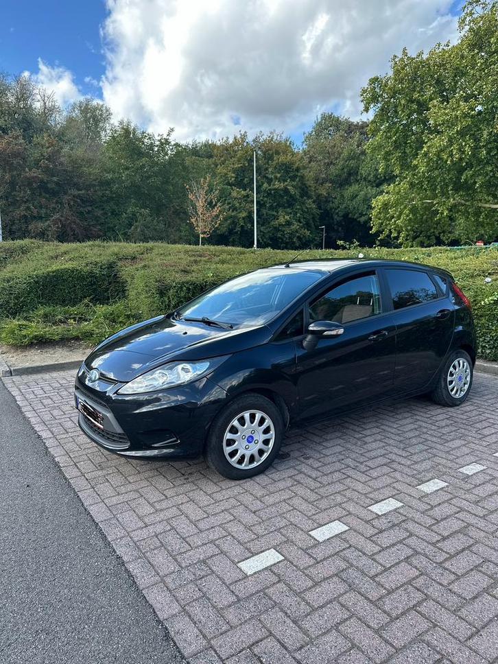 Ford fiesta 1.6 diesel ,airco,trekhaak,3,5 liter verbr, Auto's, Ford, Particulier, Fiësta, Trekhaak, Diesel, Euro 4, Ophalen