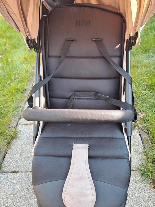 NOVI buggy, Kinderen en Baby's, Buggy's, Zo goed als nieuw, Verstelbare rugleuning, Ophalen
