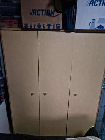 Gratis ophalen 3 deurs kleerkast, Enlèvement, Comme neuf
