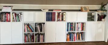 Boekenkast/dressoir beschikbaar voor biedingen