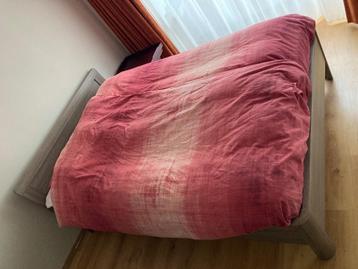 tweepersoonsbed 140x210 incl. aparte comfortmatrassen beschikbaar voor biedingen