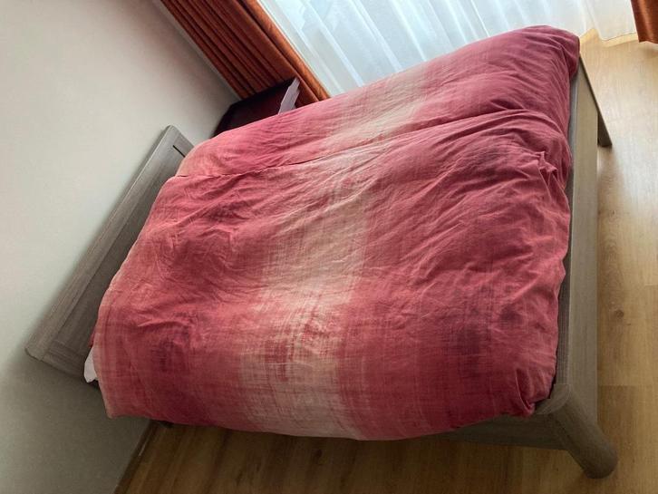 tweepersoonsbed 140x210 incl. aparte comfortmatrassen, Huis en Inrichting, Slaapkamer | Bedden, Zo goed als nieuw, Tweepersoons