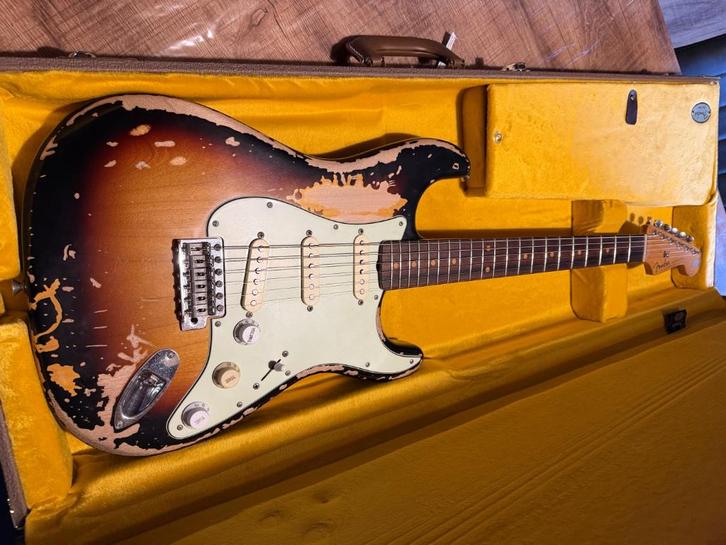 Fender stratocaster Mike Mcready signature, Muziek en Instrumenten, Snaarinstrumenten | Gitaren | Elektrisch, Nieuw, Solid body