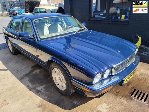 Jaguar Sovereign 3.2 V8 autom 4drs, Auto's, Jaguar, Bedrijf, ABS, Airbags, Airconditioning, Alarm, Boordcomputer, Centrale vergrendeling