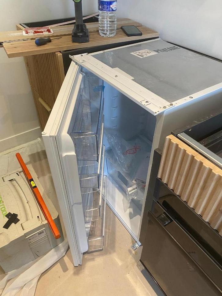 SMEG NIEUWE inbouwkoelkast (S4L090E), Elektronische apparatuur, Koelkasten en IJskasten, Nieuw, Zonder vriesvak, 100 tot 150 liter