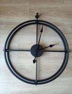 Metalen wandklok, Huis en Inrichting, Ophalen, Zo goed als nieuw, Wandklok