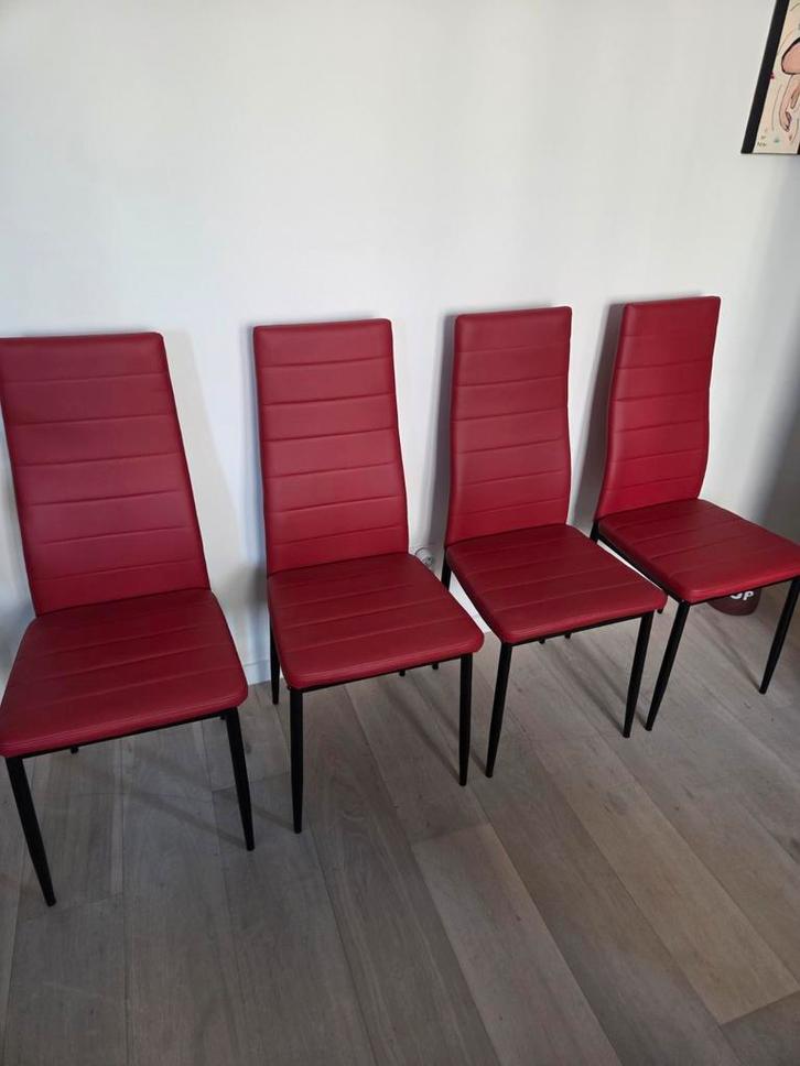 4 sièges, neufs, déjà assemblés, à récupérer à Ostende, Maison & Meubles, Chaises, Enlèvement